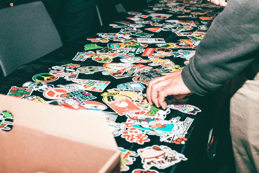 image FAQ - tout savoir sur nos stickers engagés